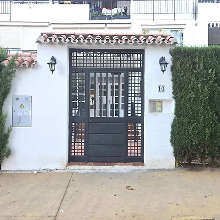 Pass The Keys Original In Strategic Area Apartment